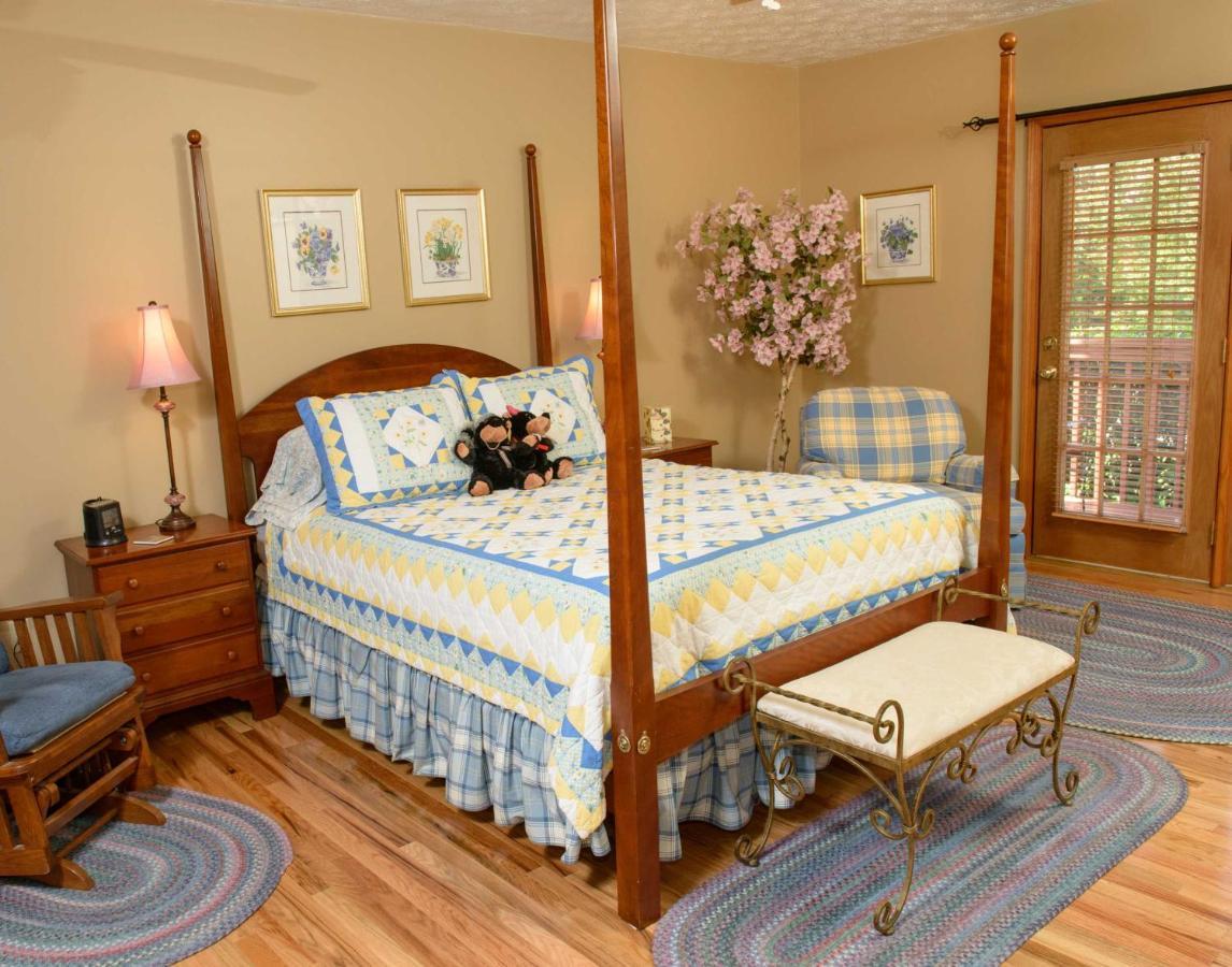 Berry Springs Lodge Севьервилл Экстерьер фото