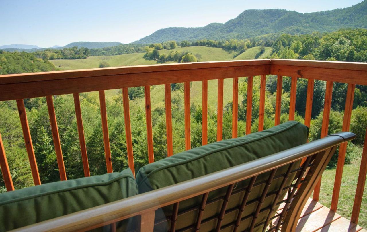 Berry Springs Lodge Севьервилл Экстерьер фото